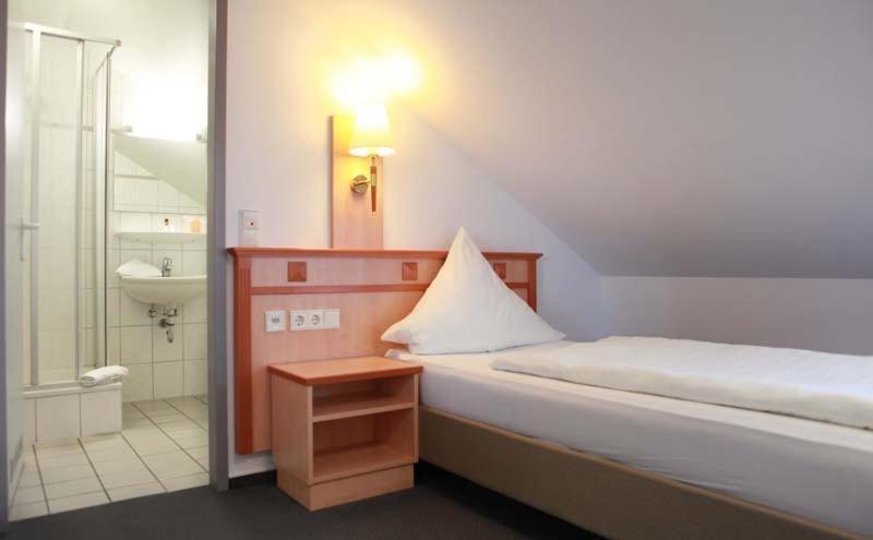 Hotel Wetterau - Self-Check-In Wölfersheim Δωμάτιο φωτογραφία